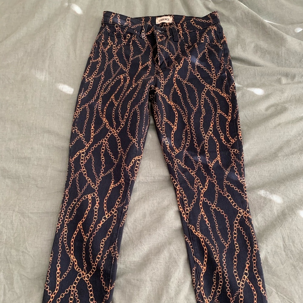 L’Agence chains print jeans